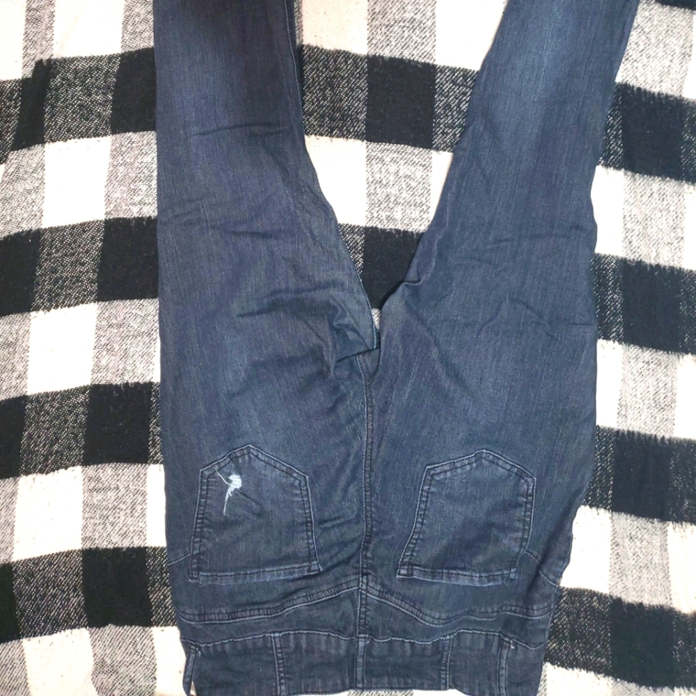 Ripped High Rise Jeans